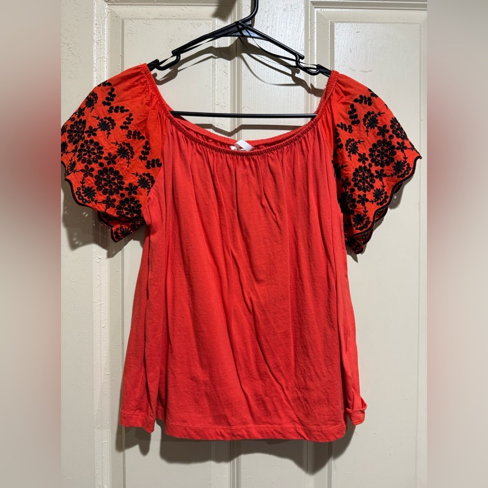 H&M// $15// off the shoulder// barely worn// size Small